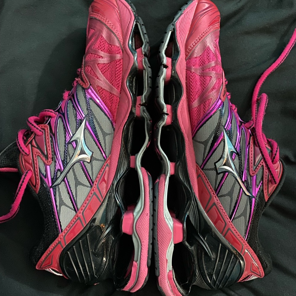 Mizuno Wave Prophecy 7. Pink/Purple/Black. Men’s size 9.5 Women’s size 11.5